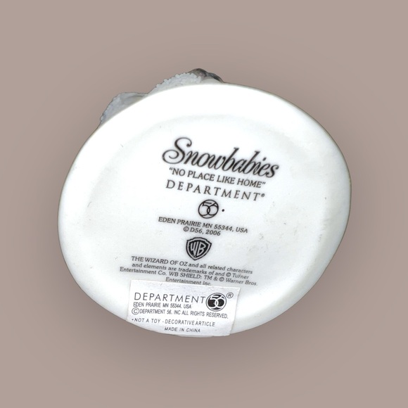 Snowbabies Dept 56 ‘No Place Like Home’ Dorothy & Toto Figurine - Picture 5 of 6